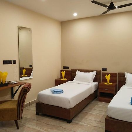 היידראבד Hotel Windsor Plaza מראה חיצוני תמונה